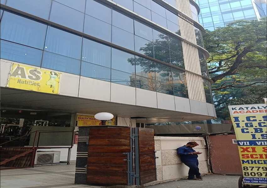 Commercial Space of 1800 sq.ft. Carpet Area for Rent at Dada Bhai Navroji Road, Vile Parle West.