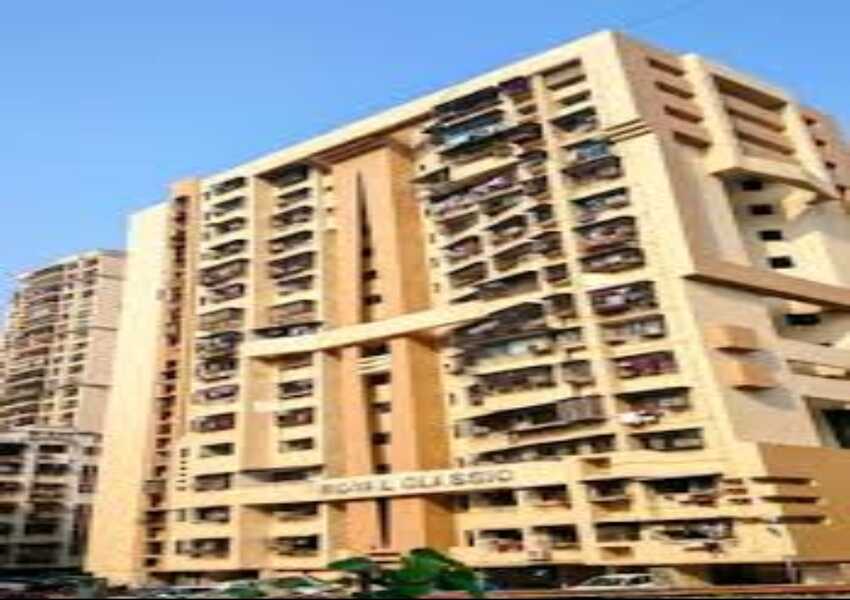Fully Furnished 2 BHK Residential Apartment for Sale at Royal Classic, Andheri West.