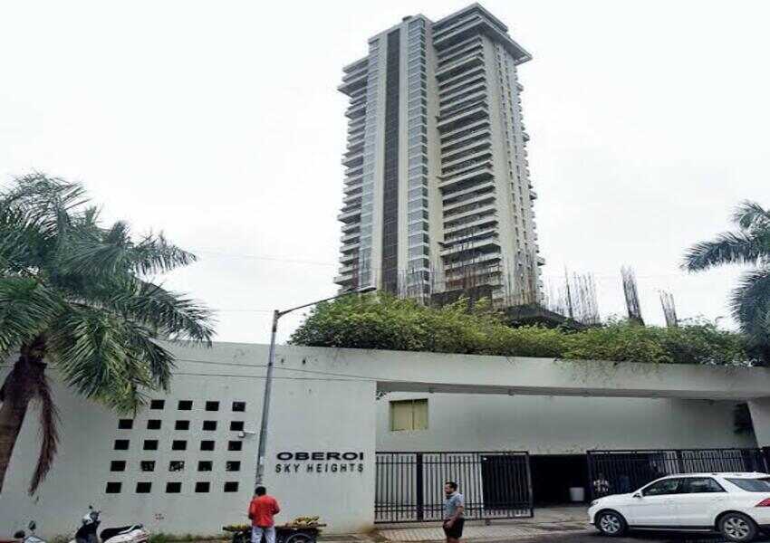 Semi Furnished 4 BHK Converted to 3 BHK of 2871 sq.ft. Built Up Area for Rent at Oberoi Sky Heights, Andheri West.