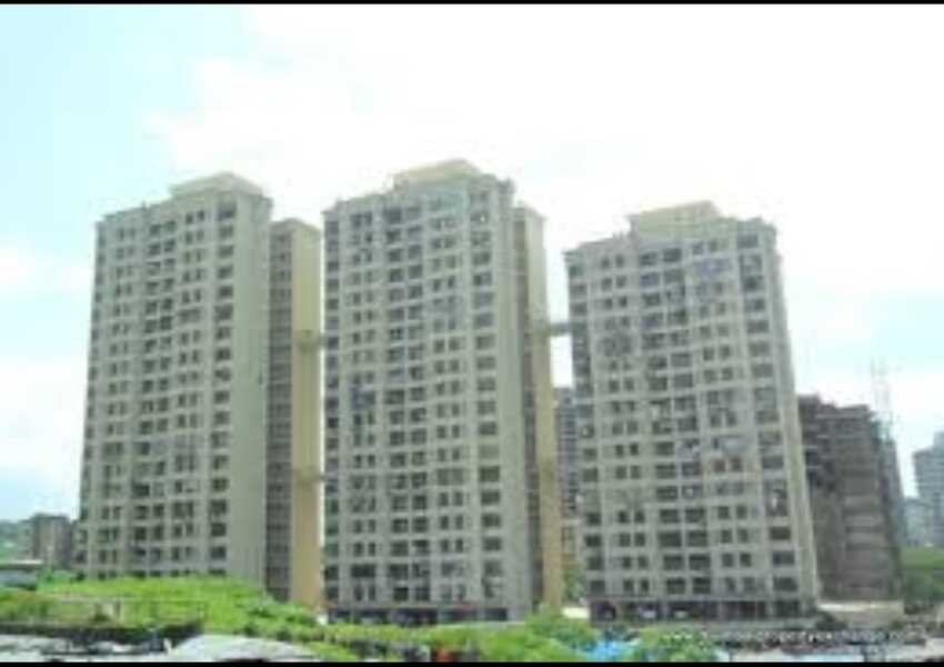 2 BHK Residential Apartment of 975 sq.ft. Area for Sale at Evershine Embassy, Andheri West.
