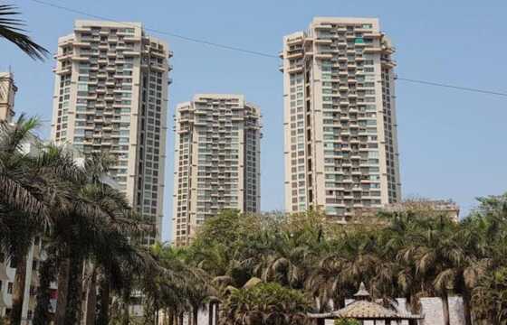 Fully Furnished 2.5 BHK Residential Apartment for Sale at Oberoi Springs, Andheri West.
