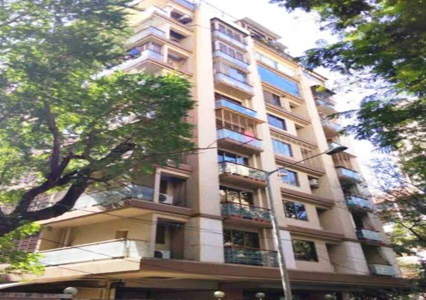 Semi Furnished 3 BHK Residential Apartment of 1547 sq.ft. Carpet Area for Sale at Warden Apartment, Bandra West.