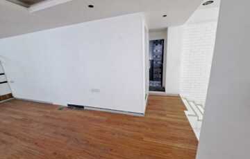 1000 sq ft Commercial Office Property at Peddar Road suitable for Spa, Bank, Showroom etc