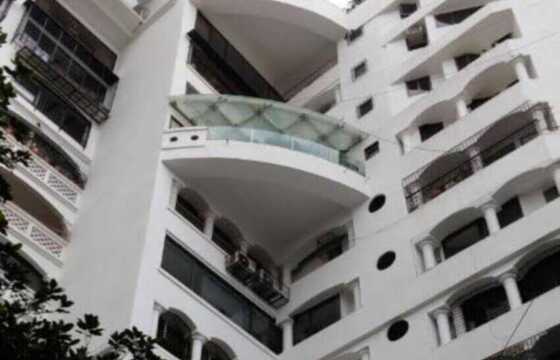 Semi Furnished 3 BHK Residential Apartment of 1700 sq.ft. Area with Servant Room for Rent at Vinayak Heights, Bandra West.