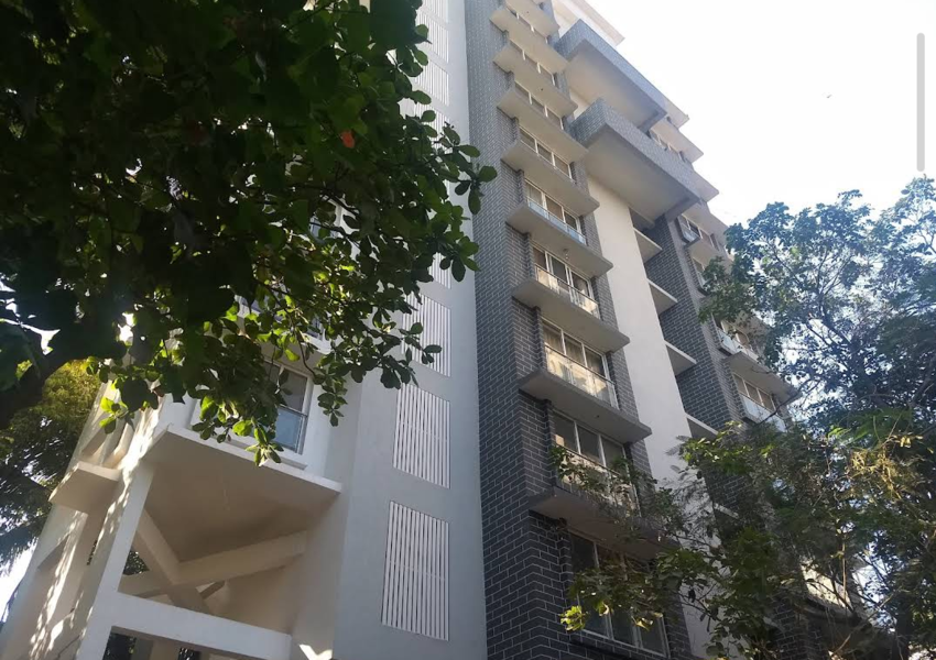 1 BHK Residential Apartment of 615 sq.ft. Area for Sale at Parijat Apartments, Santacruz West.
