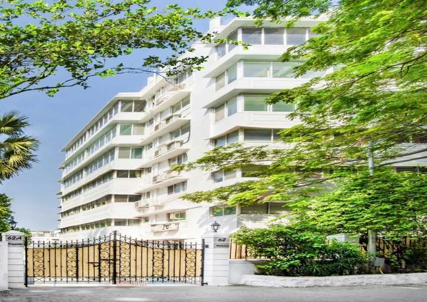 3 BHK Residential Apartment for Rent at Mayqueen Building, Bandra West.