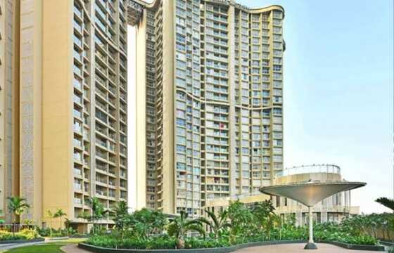 2 BHK Residential Apartment of 1008 sq.ft. Area for Sale at Runwal Elegante, Andheri West.