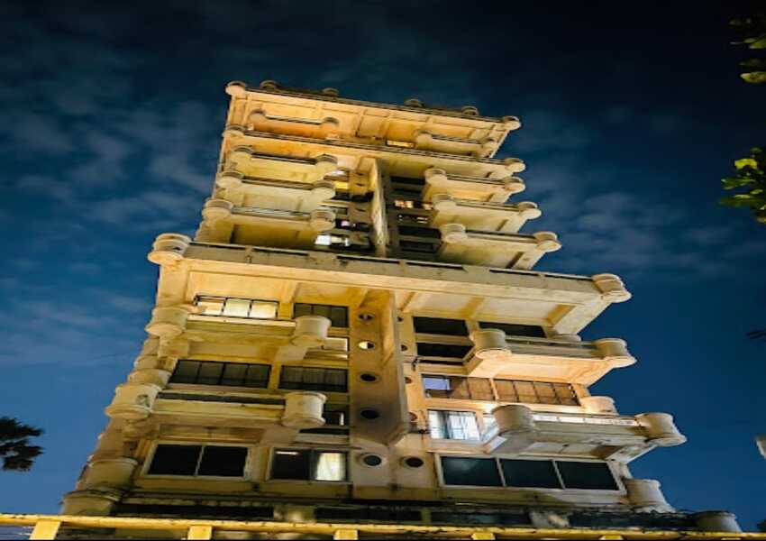 Semi Furnished 3.5 BHK Sea Facing Duplex of 2600 sq.ft. Carpet Area+ Terrace for Rent at Jivesh Terraces, Bandstand, Bandra West.