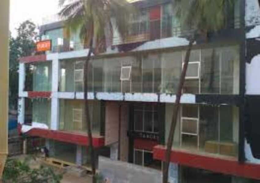 Commercial Space with Ready Setup for Branded Salon of 754 sq.ft. Carpet Area for Sale at Target Mall, Borivali West.