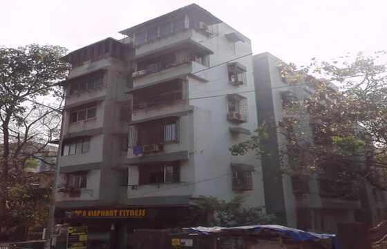 Flat for Sale in Building gone for Redevelopment of 890 sq.ft. Area for Sale at Mayani Manor Building, Andheri East.
