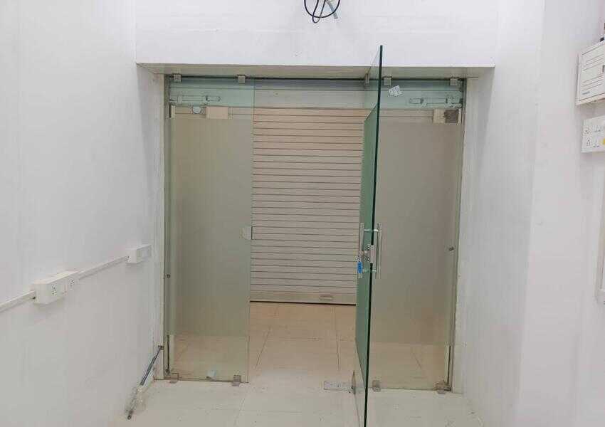 Golden Opportunity. Commercial Office Space at Express Zone Mall, Opp. Oberoi Mall at Malad (East) WE Highway available on rent on urgent basis. Area 87 sq. ft. carpet | Rent 17,000/- Only.