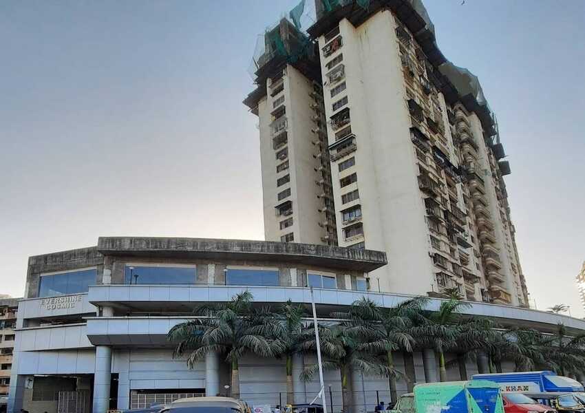 Commercial Shop- Showroom Space of 1790 sq.ft. Area for Rent at Evershine Cosmic, Off Link Road, Andheri West.