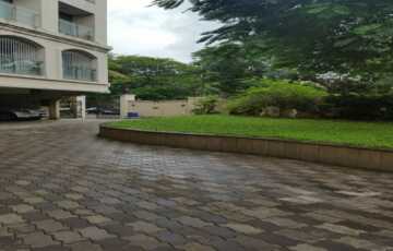 4 bhk for Rent in Prime building in JVPD Juhu Scheme 2880 sq ft Built up area