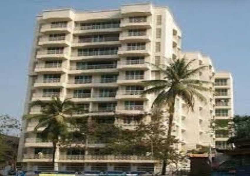 3 BHK Residential Apartment of 1050 sq.ft. for Sale at Shabnam CHS, Juhu.
