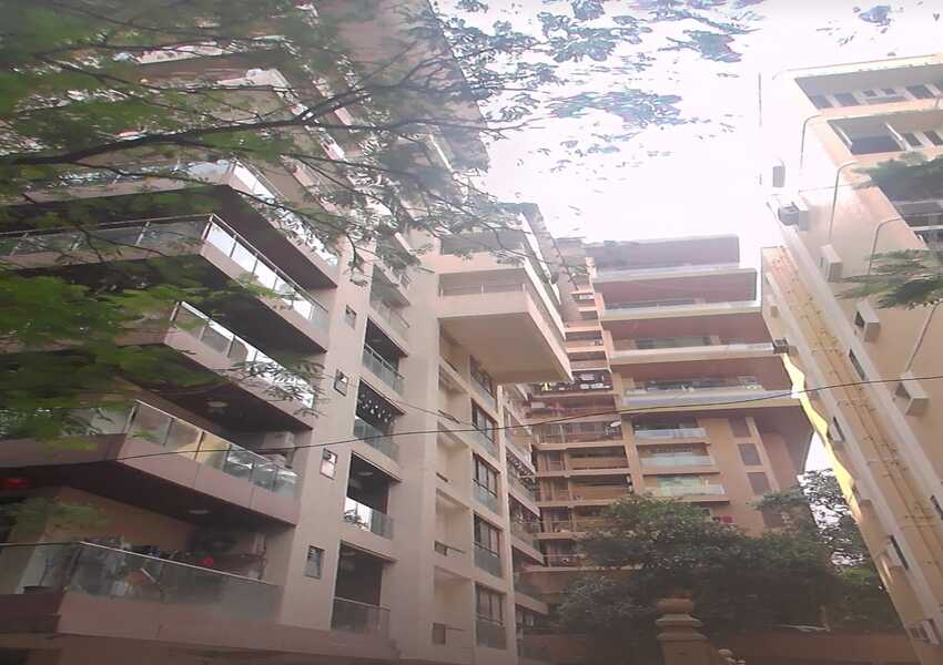 3 BHK Residential Apartment of 1100 sq.ft. Carpet Area + Balcony for Sale at Rose Queen Apartments, Bandra West.
