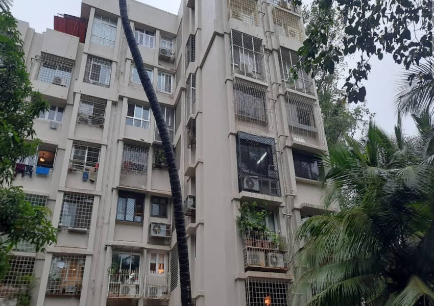 3 BHK Sea View Residential Apartment of Sale at Silver Beach Apartments, Juhu. with Partial Sea View