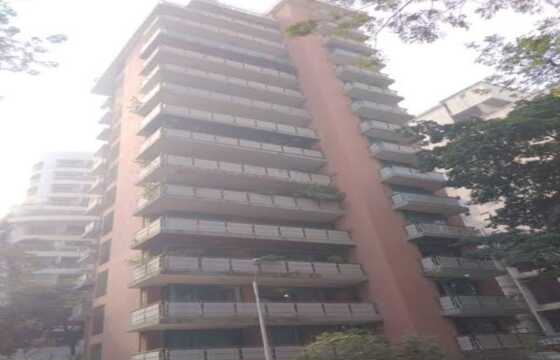 4 BHK Residential Apartment of 2450 sq.ft. Area for Sale at Anand Apartments, Khar West.