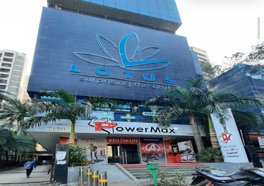 Fully Furnished Commercial Office Space of 675 sq.ft. Area for Sale at Lotus Trade Centre, Andheri West.