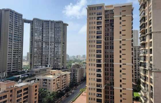 Semi Furnished 2 BHK Residential Apartment of 875 sq.ft. Area for Sale at Royal Classic, Andheri West.