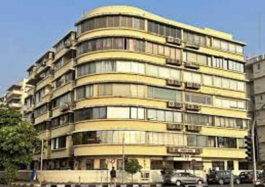 Marine Drive Sea Facing 3 bhk Flat in Bank Auction, Distress Sale- with Servants and Pooja Room of 2200 sq.ft. carpet Area