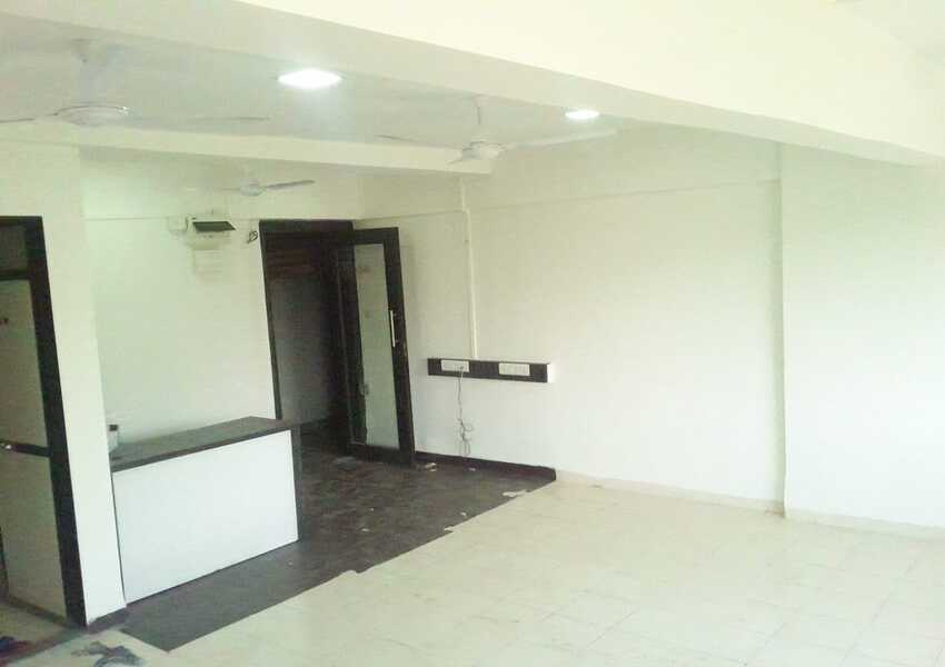 600 sq ft Office for Rent Opposite Dadar station | Prime location | Commercial building | 600 ft and 250 ft for lease with + free publicity space of 200 ft space