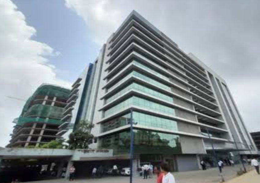 Commercial Office Space of 1144 sq.ft. Area for Rent at Link Rose, Santacruz West.