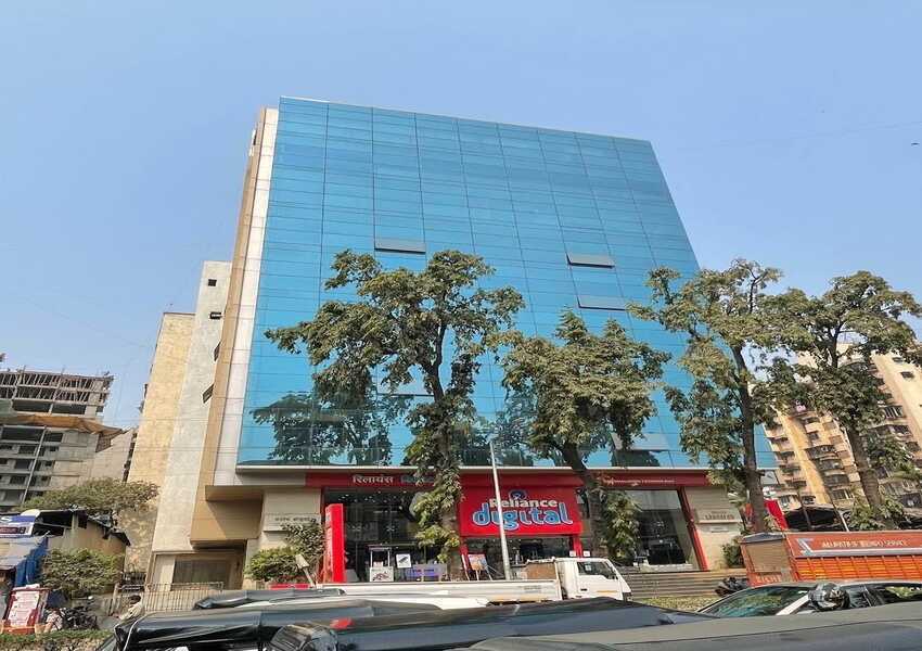 Fully Furnished Commercial Office Space of 2200 sq.ft. Carpet Area for Rent at Sunteck Grandeur, Andheri West.