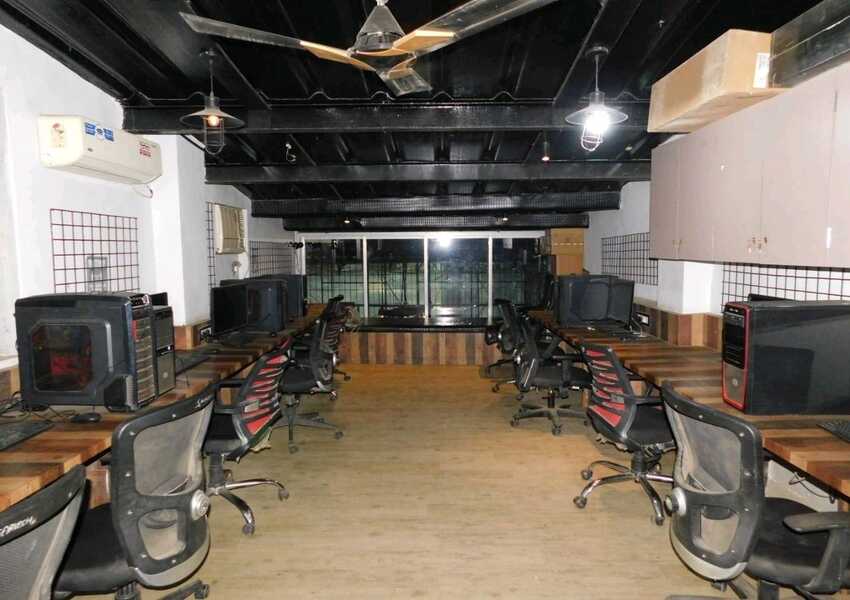 Furnished Commercial Bungalow Space of 1600 sq.ft. carpet Area for Rent at Aram Nagar, Versova, Andheri West.
