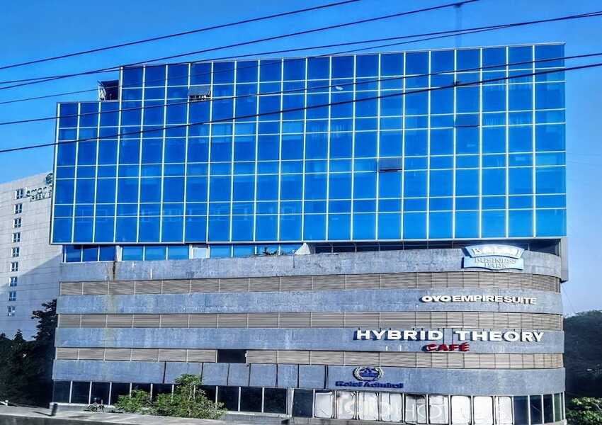 Fully Furnished Commercial Office Space of 970 sq.ft. Carpet Area for Sale at Balaji Business Park, East.