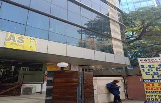 Commercial Space of 1800 sq.ft. Carpet Area for Rent at Dada Bhai Navroji Road, Vile Parle West.