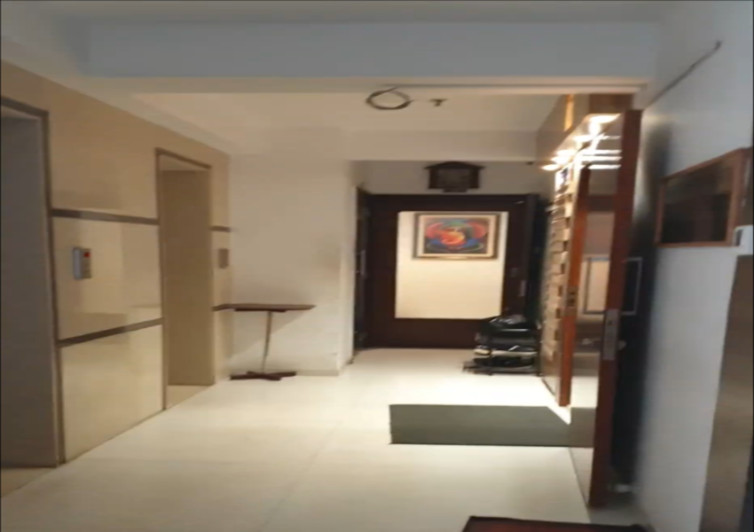 Furnished Office Rooms for Doctor CA Lawyer in Vile Parle East