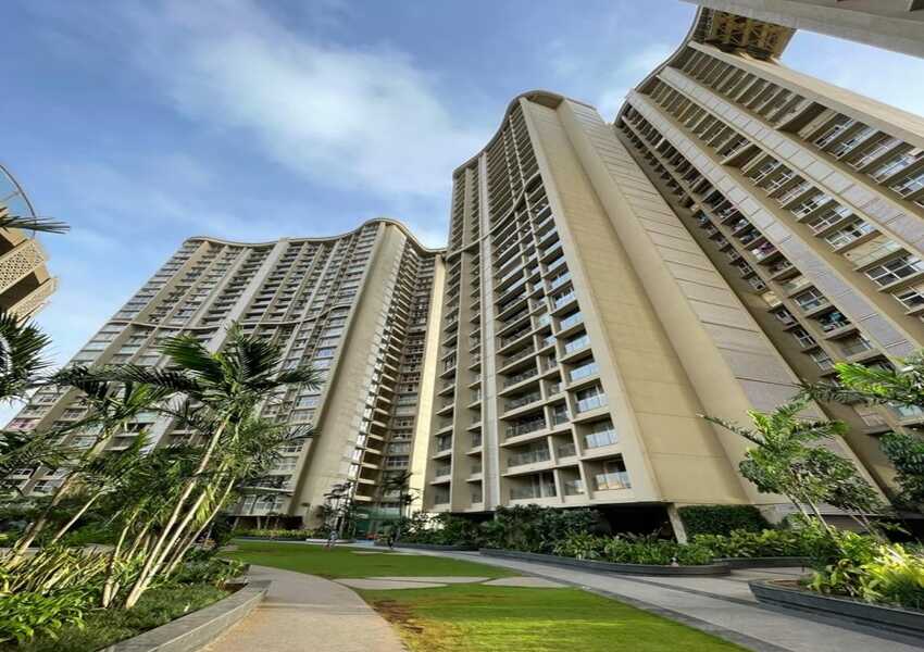 Fully Furnished 3.5 BHK Residential Apartment of 1369 sq.ft. Area for Sale at Runwal Elegante, Andheri West.