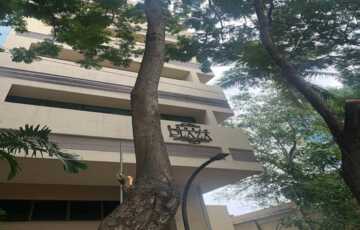 Pre Leased Fully Furnished Commercial Office Space of 1100 sq.ft. Area for Sale at Raheja Plaza, Andheri West.