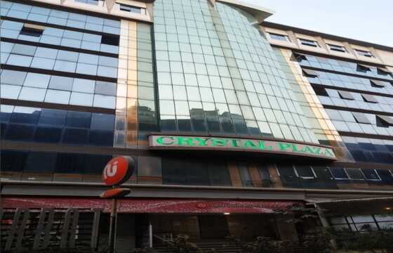 Fully Furnished Commercial Office Space of 500 sq.ft. Carpet Area for Rent at Crystal Plaza, Andheri West.