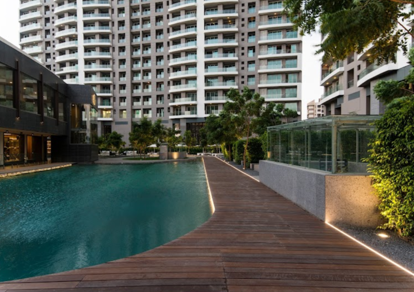 4 BHK Residential Apartment for Rent at Windsor Grande Residencies, Andheri West.