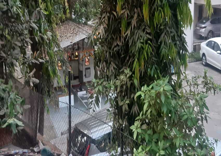 2 BHK Garden View Residential Apartment of 640 sq.ft. Carpet Area for Sale near Celebration Club, Yamuna Nagar, Andheri West.
