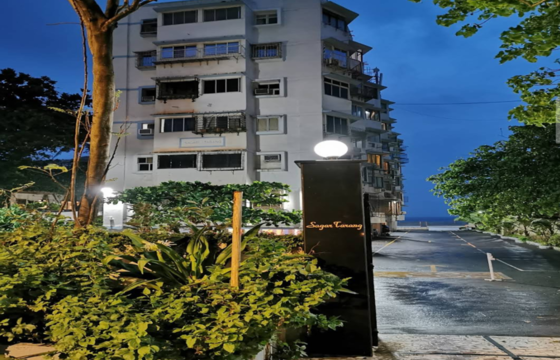 Ideal for Investments: 1 BHK Sea View Apartment under Re-development of 500 sq.ft. Carpet Area for Sale at Sagar Tarang, Versova, Andheri West.