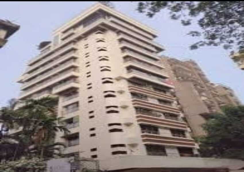 2 BHK Residential Apartment of 950 sq.ft. Carpet Area with Balcony for Sale at Satguru Shristi, Bandra West.