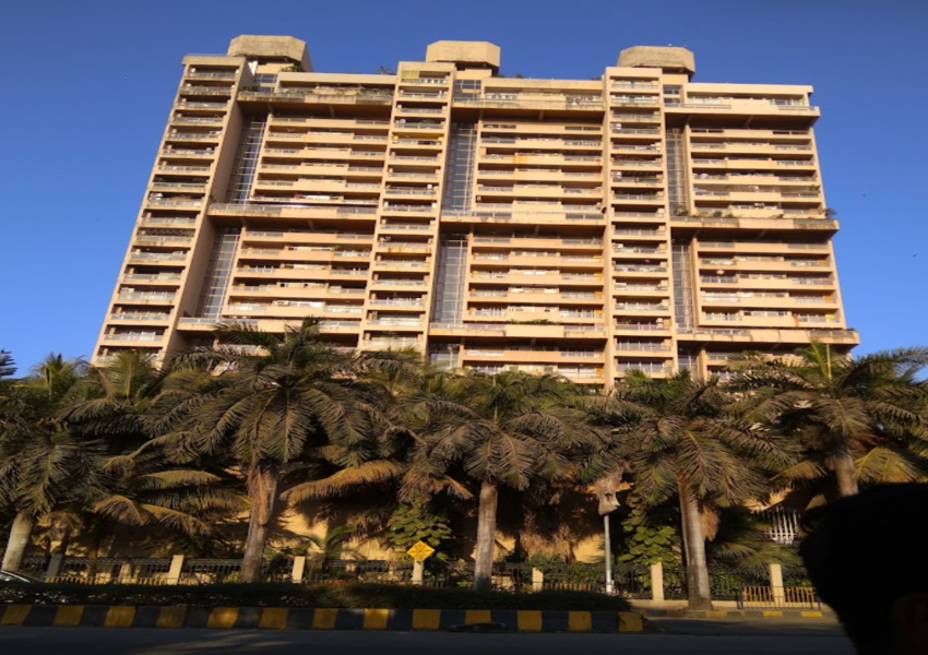 Duplex Apartment of 9 Rooms + Kitchen of 5100 sq.ft. Area for Sale at Oberoi Sky Garden, Andheri West.