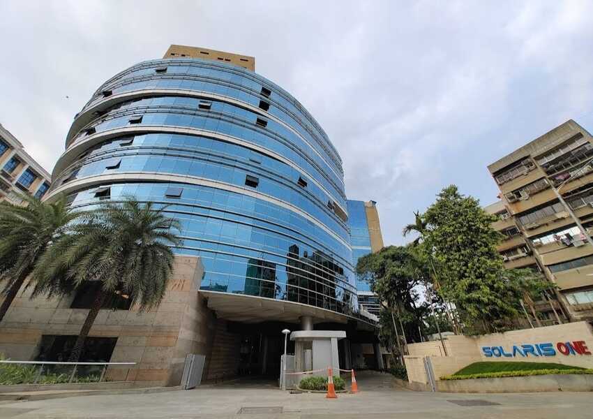 Commercial Office Space of 950 sq.ft. Area for Sale at Hubtown Solaris, Andheri East.