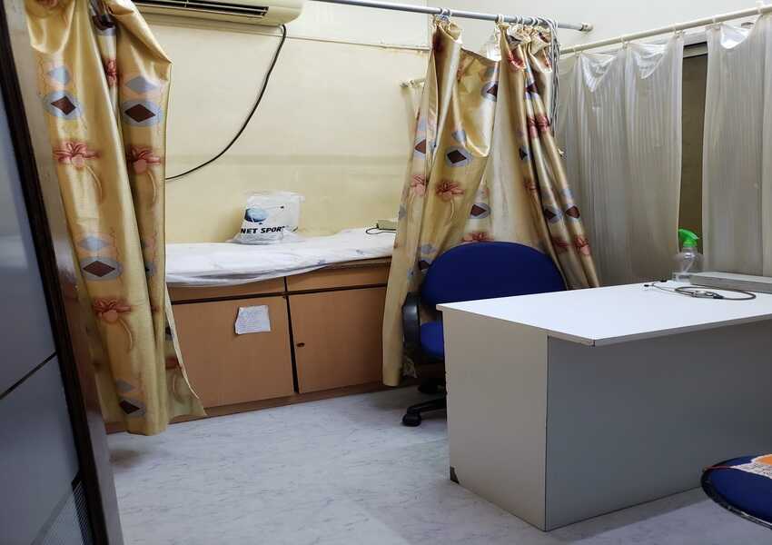 580 sq ft Office Space for Rent or Sale on Linking Road, Khar West, Suitable for Doctors or Office