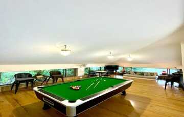Sprawling 3 bedroom Bungalow, on 3 acres, Right on the Lake, for Homestay Holiday Stay in Kamshet