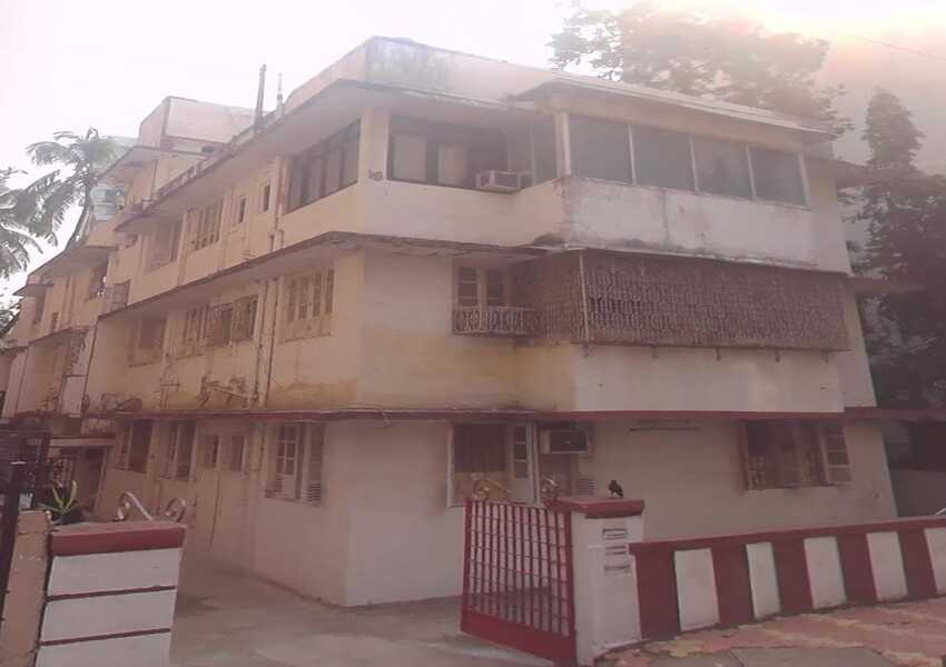 3 BHK Residential Apartment of 1100sqft Carpet Area for Sale at Saphire Apartment, 21st Road, Bandra West