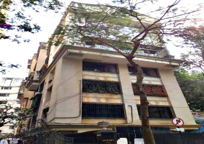 3 BHK Residential Apartment of 1040 sq.ft. Carpet Area for Sale at Kesar Kripa, Khar West.