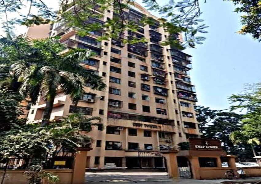 2 BHK Residential Apartment of 750 sq.ft. Carpet Area for Sale at Deep Tower, Andheri West.